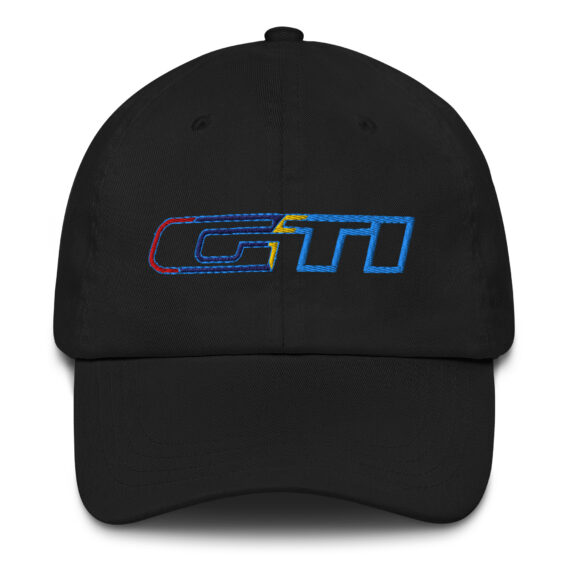Affichez votre passion pour l’iconique 205 GTI avec cette casquette exclusive aux couleurs légendaires de Peugeot Talbot Sport (PTS). Parfaite pour les puristes et les nostalgiques, cette casquette célèbre une époque où la 205 GTI dominait la route et les rallyes. Design Sportif et Authentique : Arborant fièrement le logo "GTI" brodé à l’avant, cette casquette rend hommage au mythe. Couleurs PTS Iconiques : Avec ses bandes rouge, bleu, jaune, elle transporte directement dans l'univers des podiums. Confort Premium : Conçue en tissu respirant et dotée d'une sangle réglable à l'arrière, elle s’ajuste parfaitement pour un confort optimal. Que vous soyez sur un rassemblement, en balade ou simplement fier de votre héritage automobile, cette casquette est l’accessoire incontournable pour les fans de 205 GTI et de l'esprit GTI.